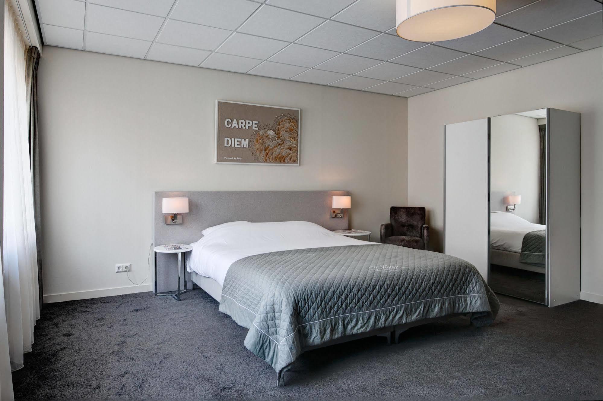 Hotel Het Raedthuys Sint-Maartensdijk Esterno foto